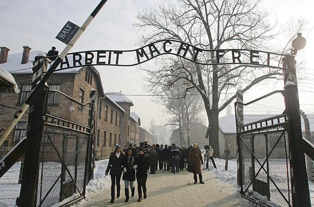 AUSCHWITZ